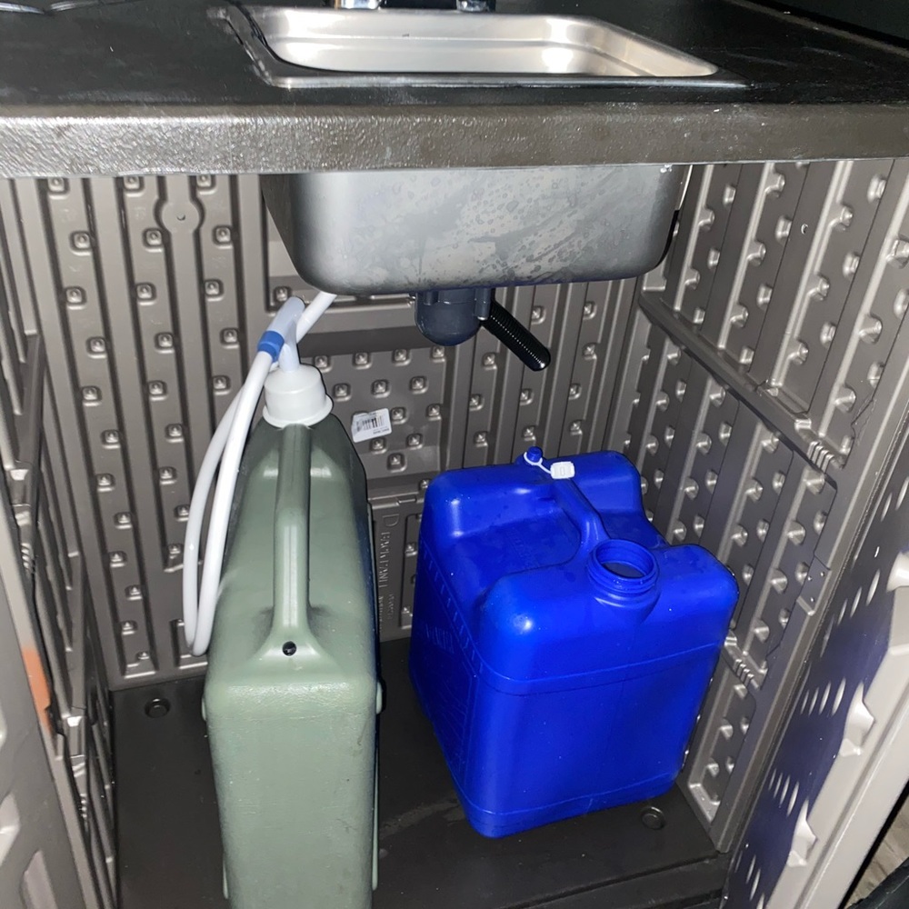Portable sink - Picture 2 of 4